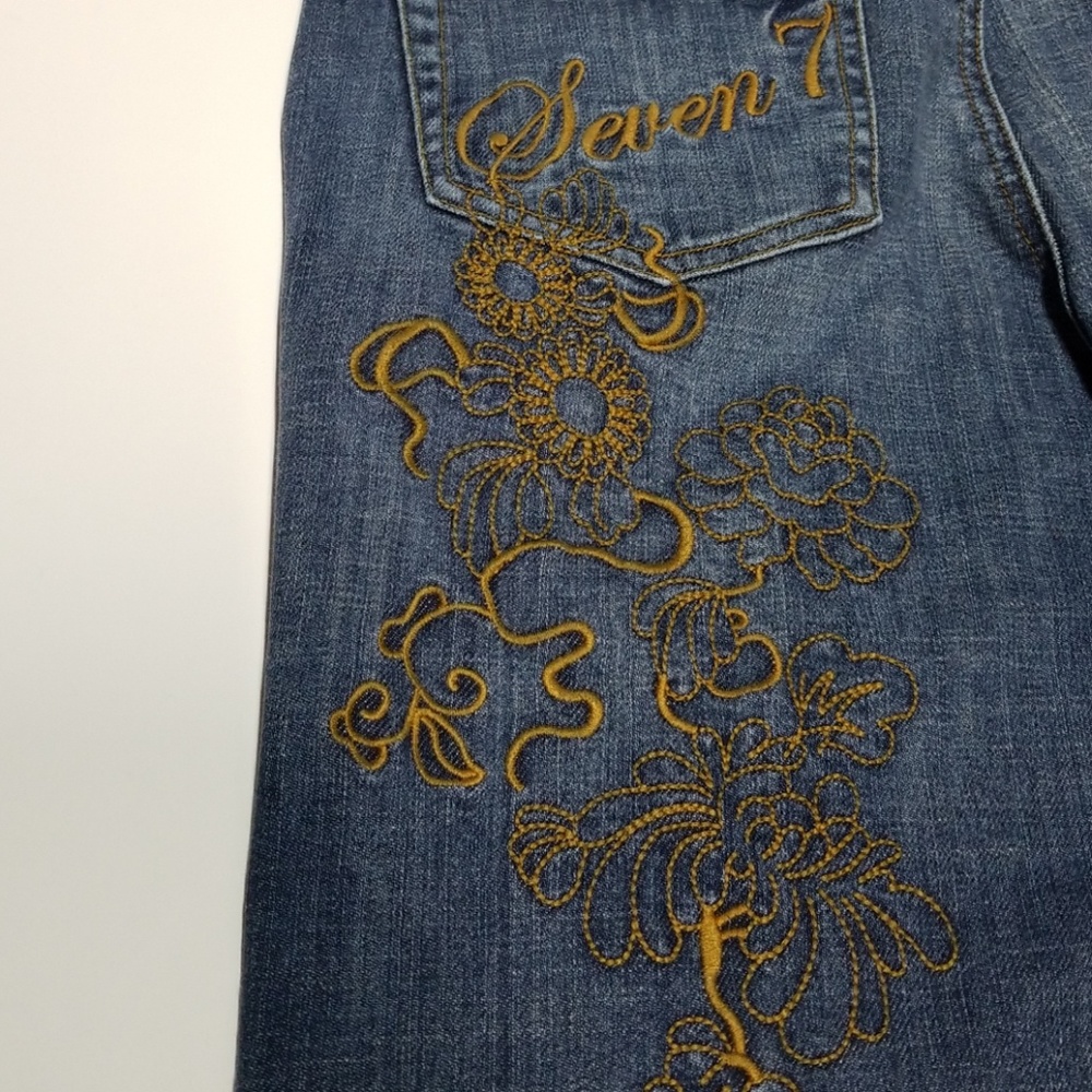 SEVEN7 Jeans Distressed Fringe bottom Size 31